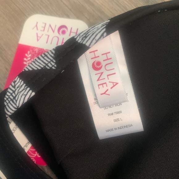 NWT L or XL Hula Honey Maze Muse Choker Cutout Bikini Top Black & White Padded - Picture 6 of 9